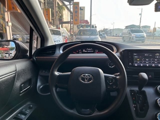 TOYOTA豐田 SIENTA  第10張相片