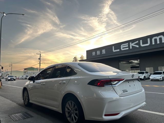 TOYOTA豐田 ALTIS  第4張相片