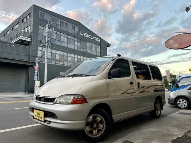TOYOTA豐田 HIACE  第1張相片