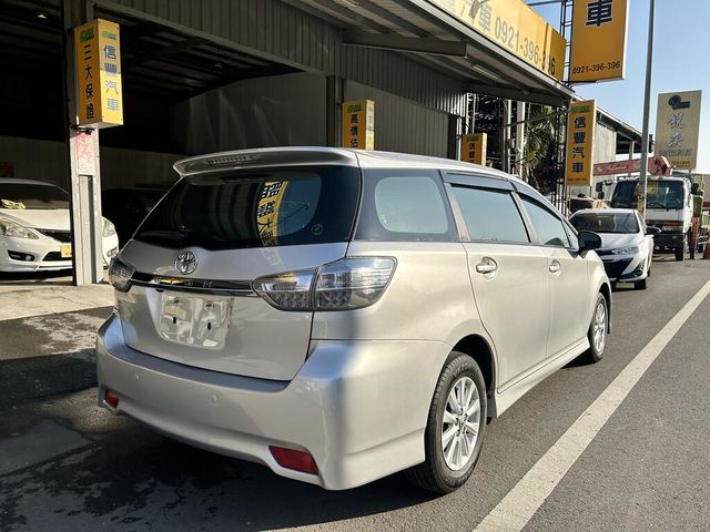 TOYOTA豐田 WISH  第5張相片