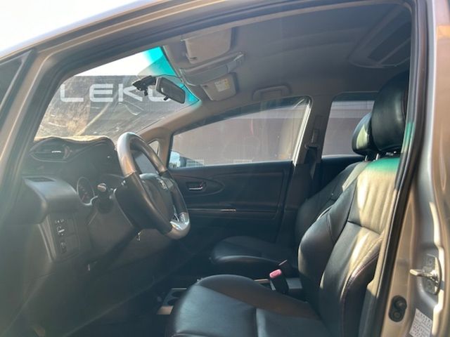 TOYOTA豐田 WISH  第8張相片