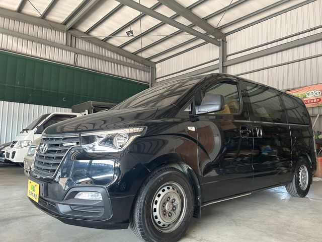 HYUNDAI現代 STAREX  第1張相片