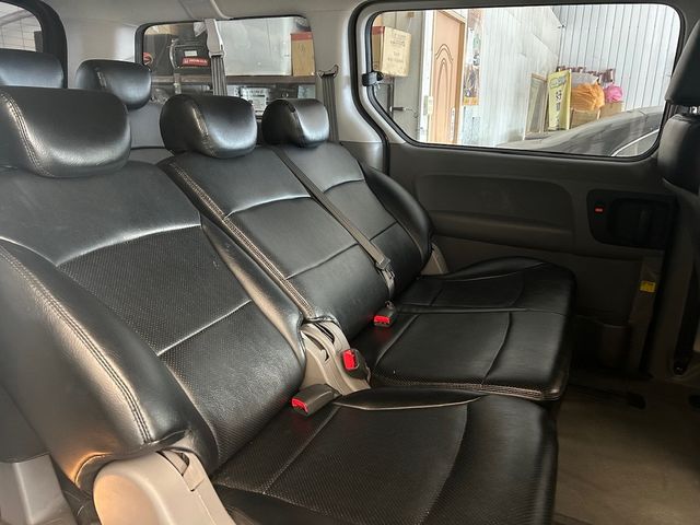 HYUNDAI現代 STAREX  第6張相片