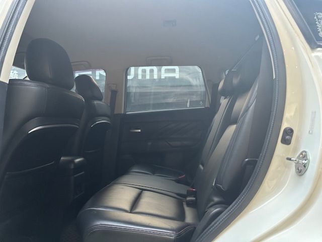 MITSUBISHI三菱 OUTLANDER  第7張相片