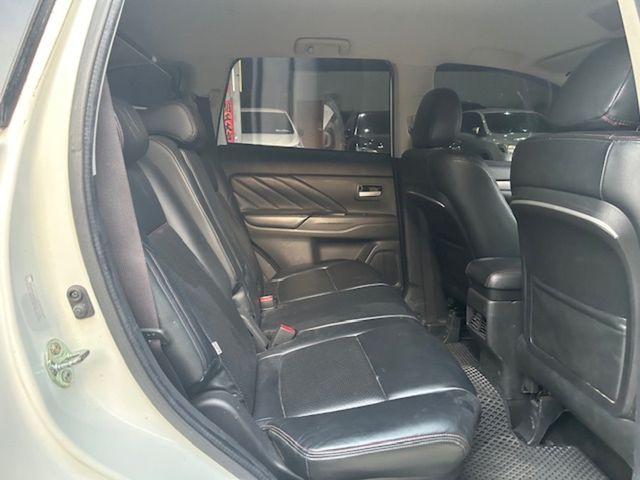 MITSUBISHI三菱 OUTLANDER  第8張相片