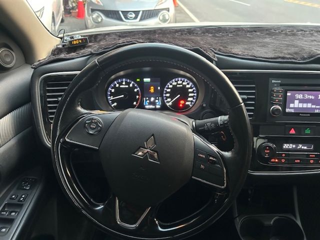 MITSUBISHI三菱 OUTLANDER  第9張相片