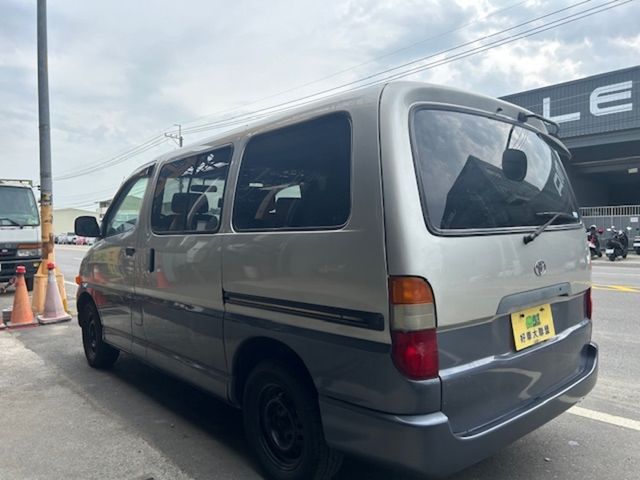TOYOTA豐田 HIACE  第3張相片