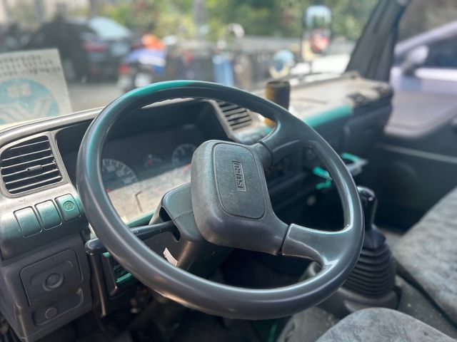 ISUZU五十鈴 ELF  第6張相片