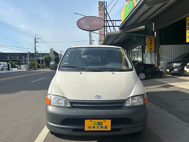 TOYOTA豐田 HIACE  第2張相片