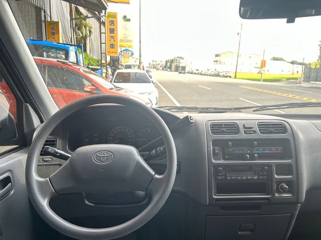 TOYOTA豐田 HIACE  第13張相片