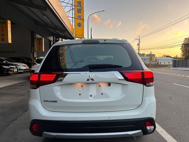 MITSUBISHI三菱 OUTLANDER  第6張相片