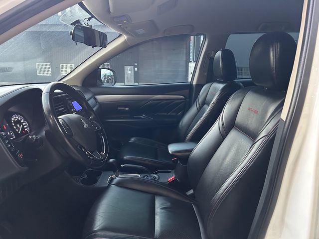 MITSUBISHI三菱 OUTLANDER  第7張相片