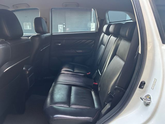 MITSUBISHI三菱 OUTLANDER  第8張相片