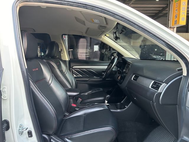 MITSUBISHI三菱 OUTLANDER  第9張相片