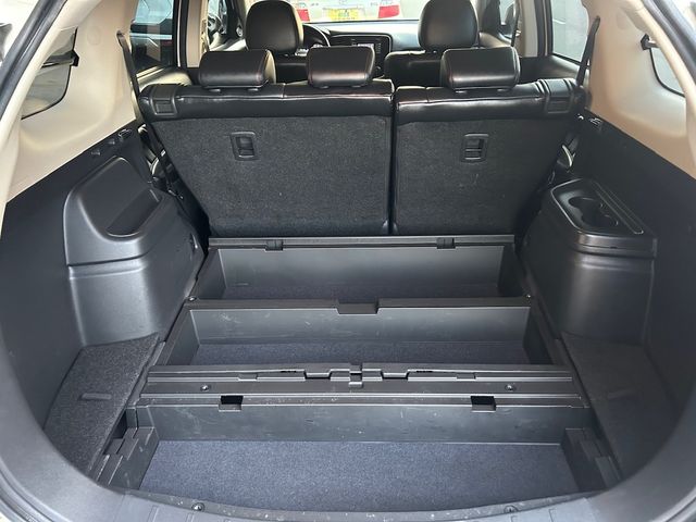 MITSUBISHI三菱 OUTLANDER  第14張相片