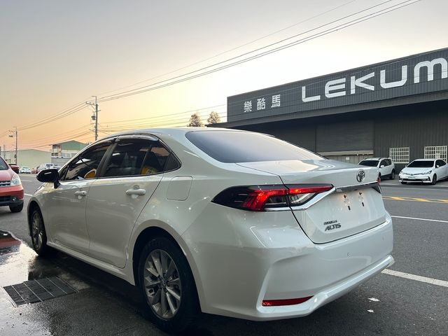 TOYOTA豐田 ALTIS  第2張相片