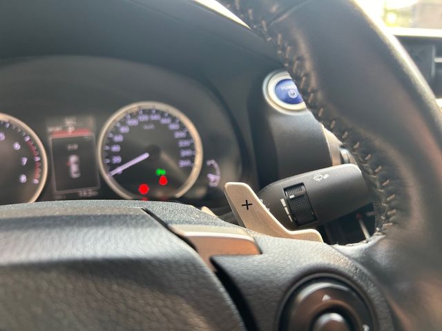 LEXUS凌志 IS 300H  第14張相片