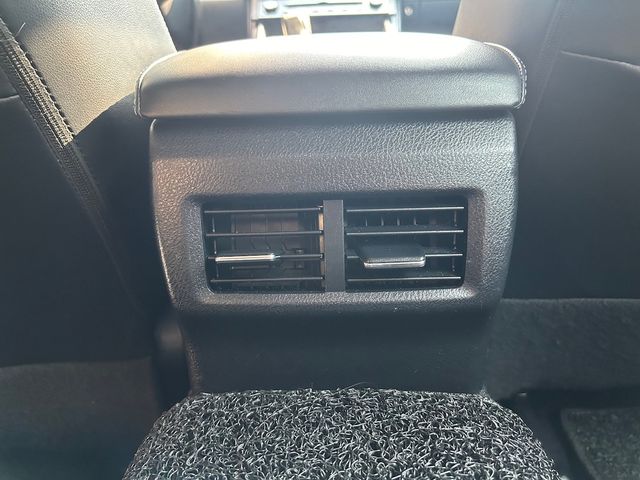 LEXUS凌志 IS 300H  第15張相片