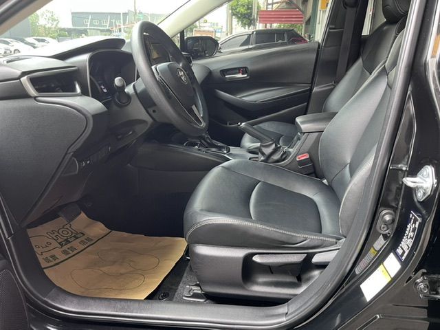 TOYOTA豐田 ALTIS  第2張相片