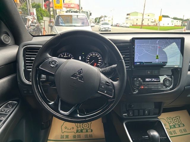 MITSUBISHI三菱 OUTLANDER  第10張相片