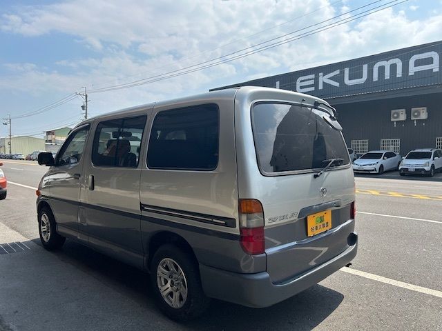 TOYOTA豐田 HIACE  第3張相片