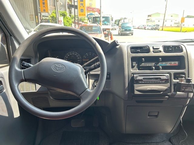 TOYOTA豐田 HIACE  第11張相片
