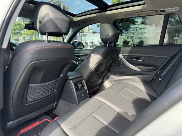 BMW寶馬 320I TOURING  第8張相片