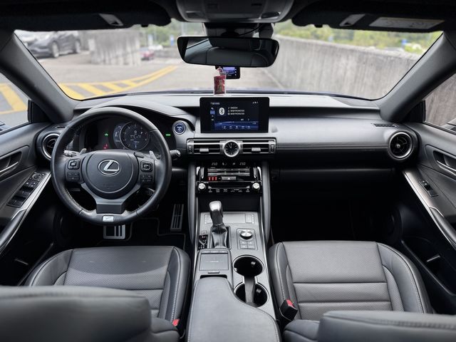 LEXUS凌志 IS 300H  第12張相片