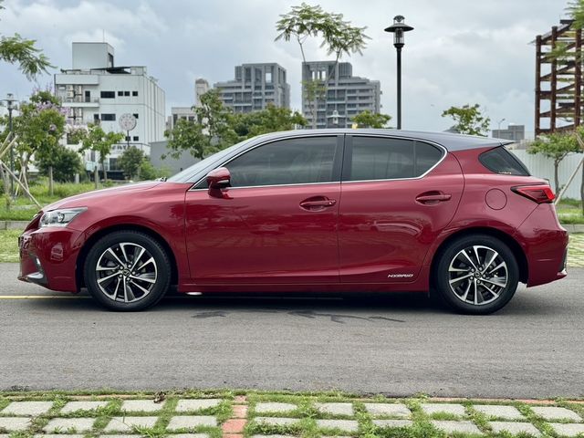LEXUS凌志 CT200H  第5張相片