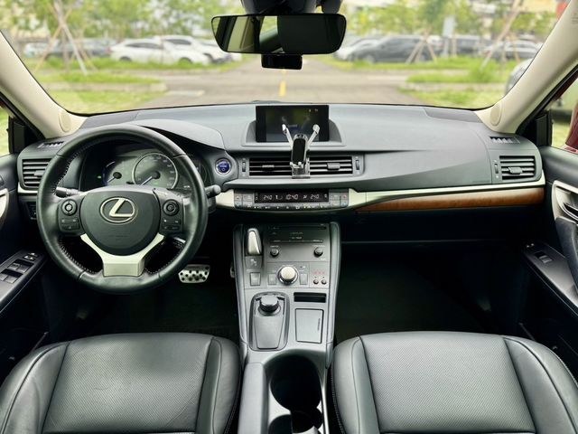 LEXUS凌志 CT200H  第6張相片