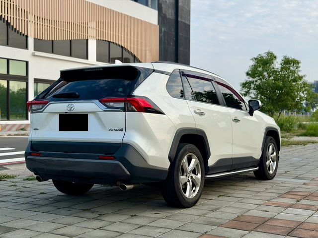 TOYOTA豐田 RAV4  第2張相片