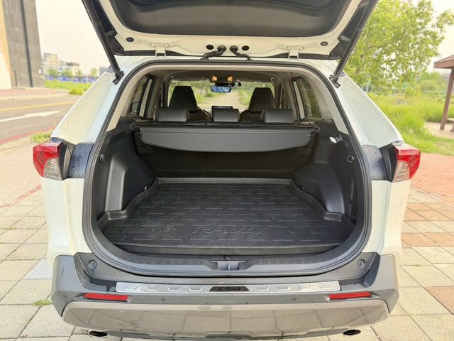 TOYOTA豐田 RAV4  第19張相片