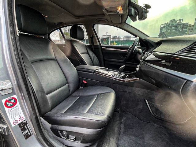 I-key  安卓機 螢幕導航  M版套件  雙區恆溫 倒車顯影 雙電動椅x2 電尾門  第9張相片