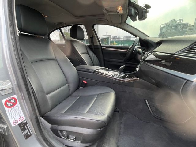 I-key  安卓機 螢幕導航  M版套件  雙區恆溫 倒車顯影 雙電動椅x2 電尾門  第15張相片
