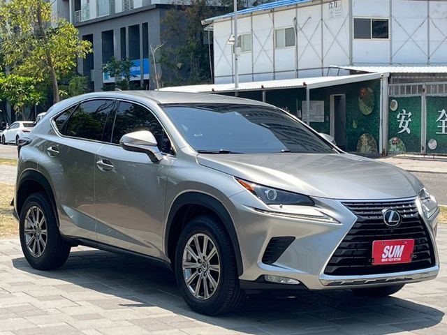 一手老師用車 18年式 ACC跟車  車道偏移  電熱椅  摸門  IKEY  雙區恆溫  第4張相片