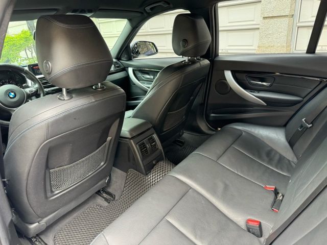 320I M版 原版件 耗材都換完 無待修 無漏油 左3按鍵 液晶儀表 摸門 盲點 大螢幕 車道偏移  第9張相片
