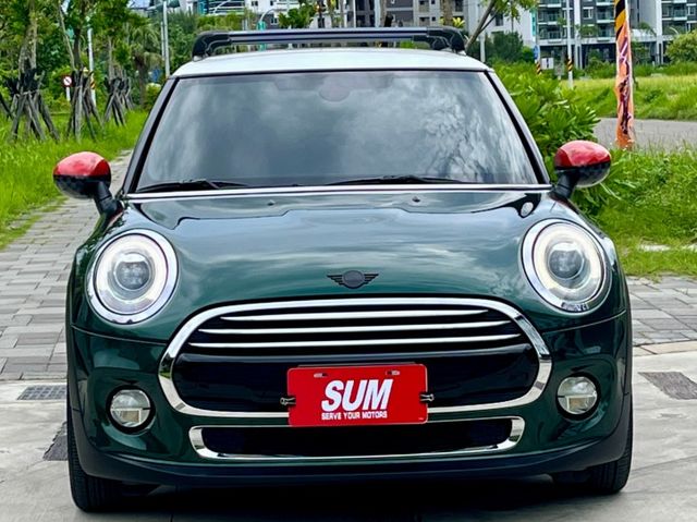 COOPER  F56 一手女用車 車頂架 免鑰匙啟動 雙區恆溫系統 方向盤快控  第3張相片