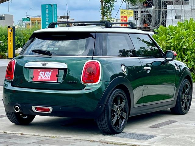 COOPER  F56 一手女用車 車頂架 免鑰匙啟動 雙區恆溫系統 方向盤快控  第4張相片
