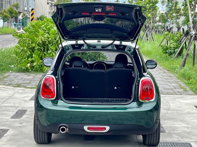 COOPER  F56 一手女用車 車頂架 免鑰匙啟動 雙區恆溫系統 方向盤快控  第9張相片