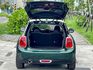 COOPER  F56 一手女用車 車頂架 免鑰匙啟動 雙區恆溫系統 方向盤快控  第9張縮圖