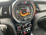 COOPER  F56 一手女用車 車頂架 免鑰匙啟動 雙區恆溫系統 方向盤快控  第18張縮圖
