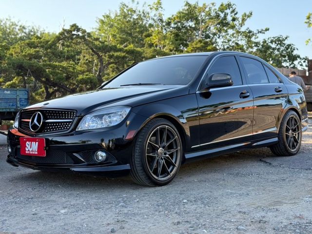 C300 AMG 電動天窗  電動座椅  定速  電熱椅  滿天星護罩  鋁圈  第2張相片