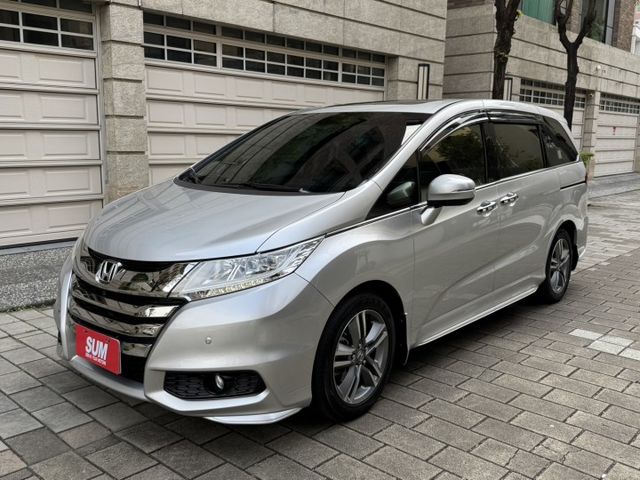 APEX頂級 七人座 一手車 原廠保養 認證車 內外漂亮 免鑰匙 恆溫 盲點 360環景 雙電動滑門 LED頭燈 天窗  第1張相片