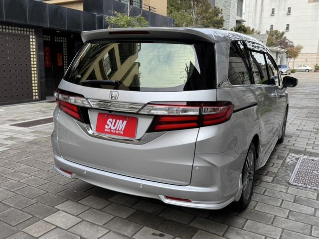 APEX頂級 七人座 一手車 原廠保養 認證車 內外漂亮 免鑰匙 恆溫 盲點 360環景 雙電動滑門 LED頭燈 天窗  第8張相片
