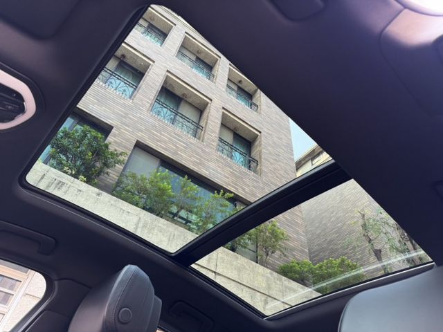 總代理 白金版 認證車 耗材皆有更新 免鑰匙 摸門 360環景 S版鋁圈 PDLS頭燈 CarPLAY  14向電動記椅  第7張相片