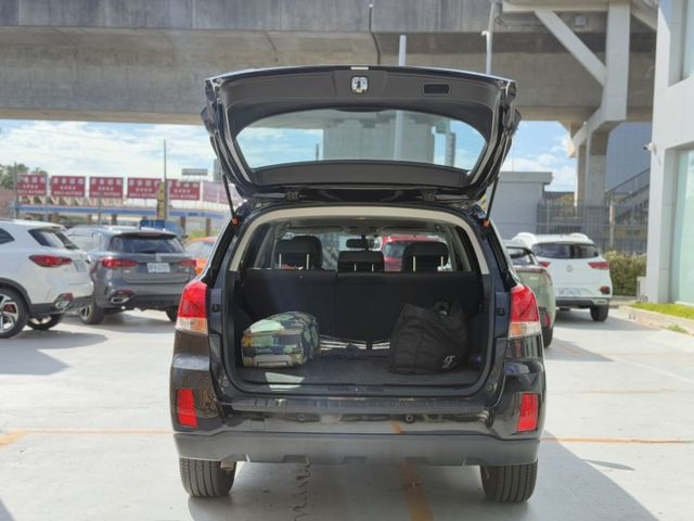 一手車 原版件 4WD  天窗  電動椅  保證實車在店  第16張相片
