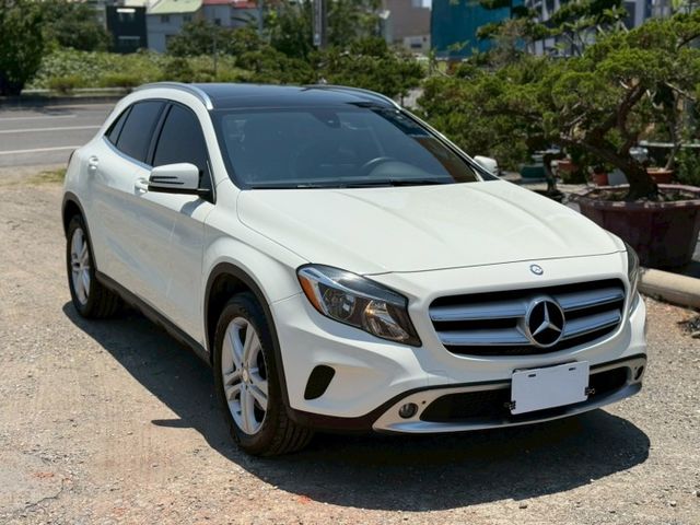 GLA250  全景天窗 電尾門  IKEY  恆溫  電動記憶座椅  第4張相片