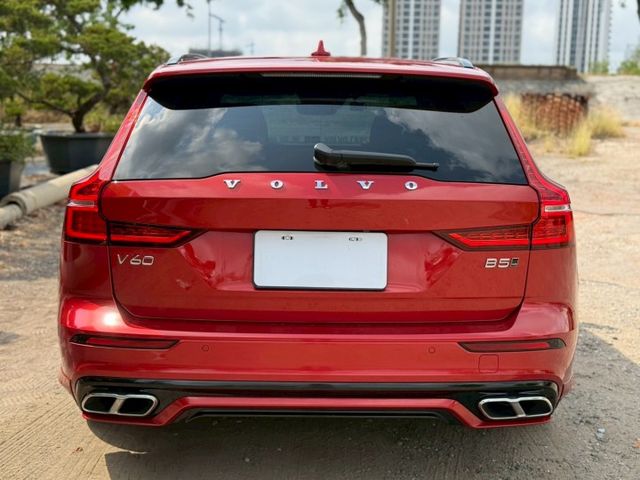 B5R  新車234萬  一手車  ACC跟車 360環景 HK音響 電尾門 CARPLAY 抬頭顯示器 無線充電 盲點  第20張相片