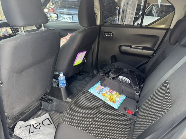 免鑰匙 定速 車道偏離 環景顯影 CarPlay 前方主動煞停 換檔撥片 測速器  第2張相片