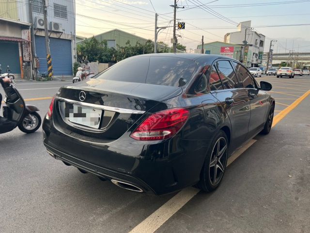 C300 AMG 原版件 全景天窗 平把方向盤 黑岑木飾板 電動椅  第3張相片